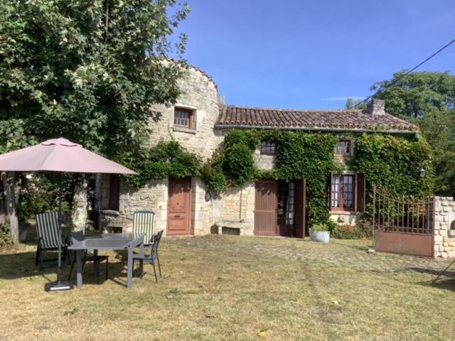 Traditional Charentais Cottage In Countryside 25 Minutes From Royan Balanzac Luaran gambar
